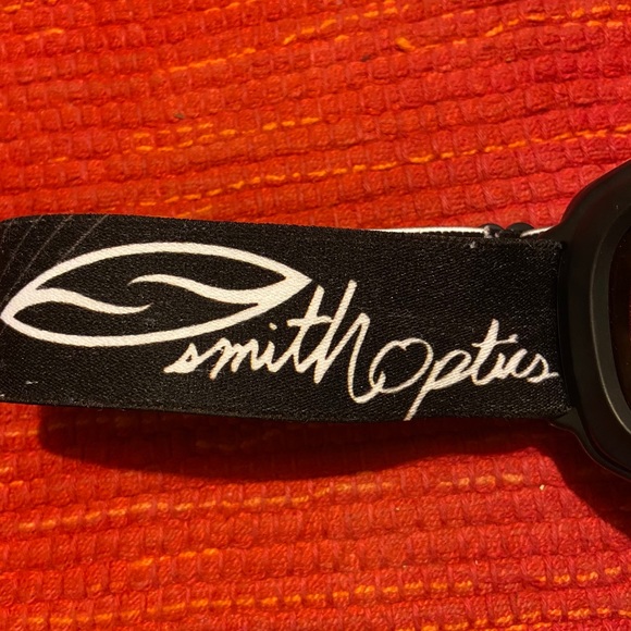 SMITH KIDS SKI GOGGLES - Picture 2 of 2